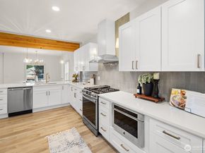 3037 21st Avenue W, Seattle WA 98199