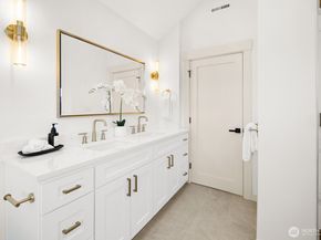 3037 21st Avenue W, Seattle WA 98199