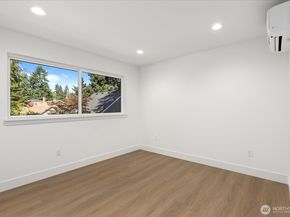 2349 B NE 127th Street, Seattle WA 98125