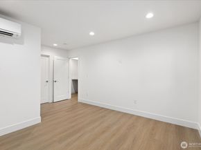 2349 B NE 127th Street, Seattle WA 98125