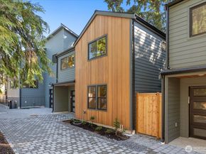 2349 B NE 127th Street, Seattle WA 98125