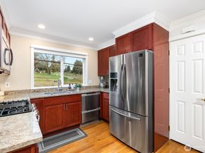 2906 5th Avenue W, Seattle WA 98119