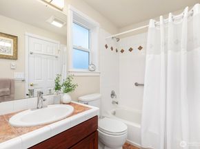 2906 5th Avenue W, Seattle WA 98119