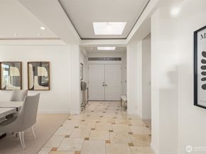 225 2nd Street S D7, Kirkland WA 98033