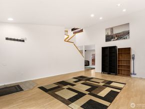 2632 NE 24th Court, Renton WA 98056