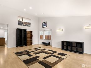 2632 NE 24th Court, Renton WA 98056