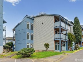 15142 65th Avenue S 313, Tukwila WA 98188