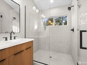 14308 Roslyn Place N, Seattle WA 98133