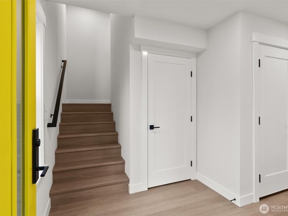 14308 Roslyn Place N, Seattle WA 98133