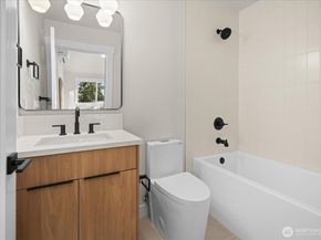 14308 Roslyn Place N, Seattle WA 98133