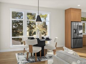 14308 Roslyn Place N, Seattle WA 98133