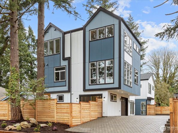 14308 Roslyn Place N, Seattle WA 98133