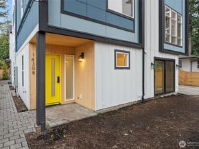 14308 Roslyn Place N, Seattle WA 98133