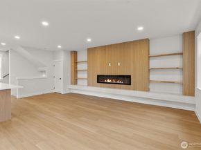 14308 Roslyn Place N, Seattle WA 98133