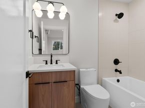 14308 Roslyn Place N, Seattle WA 98133