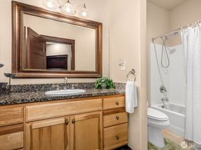 17645 SE 196th Drive, Renton WA 98058