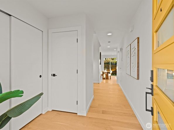 12834 Ashworth Avenue N, Seattle WA 98133