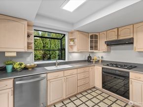 5207 154th Avenue NE, Redmond WA 98052