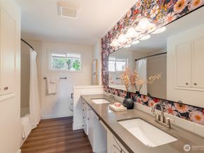 1040 NE 154th Street, Shoreline WA 98155