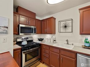 506 NE 73rd Street 1A, Seattle WA 98115