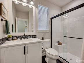 18504 Meridian Avenue SE CR 01, Bothell WA 98012