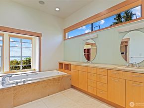 5511 104th Avenue NE, Kirkland WA 98033