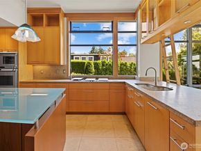 5511 104th Avenue NE, Kirkland WA 98033