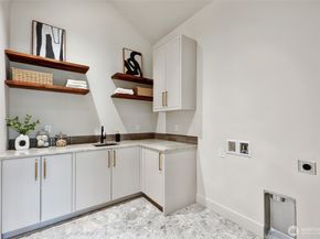 8217 22nd Place NE, Seattle WA 98115