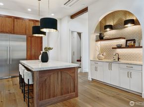 8217 22nd Place NE, Seattle WA 98115