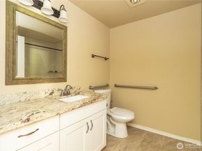 17425 119th Lane SE D12, Renton WA 98058