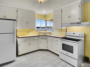 10742 Lakeside Avenue NE, Seattle WA 98125