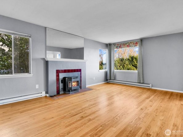 10742 Lakeside Avenue NE, Seattle WA 98125