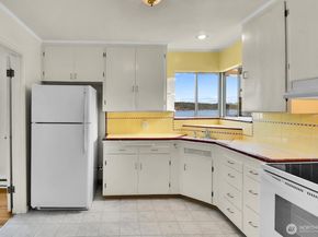 10742 Lakeside Avenue NE, Seattle WA 98125