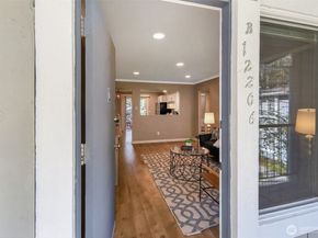 12206 NE 147th Place B, Kirkland WA 98034