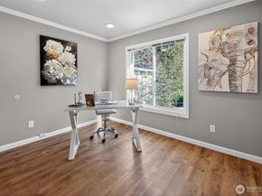 12206 NE 147th Place B, Kirkland WA 98034