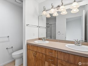 63 Cougar Ridge Road NW 2102, Issaquah WA 98027