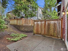 63 Cougar Ridge Road NW 2102, Issaquah WA 98027