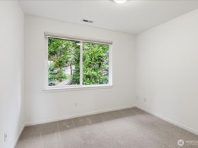 63 Cougar Ridge Road NW 2102, Issaquah WA 98027