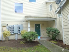 15806 18th Ave W A101, Lynnwood WA 98087