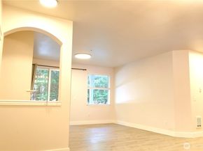 15806 18th Ave W A101, Lynnwood WA 98087