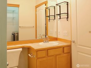 15806 18th Ave W A101, Lynnwood WA 98087