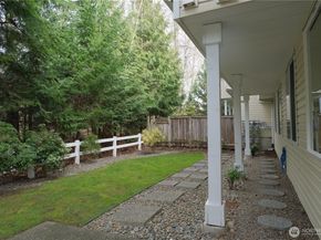 15806 18th Ave W A101, Lynnwood WA 98087