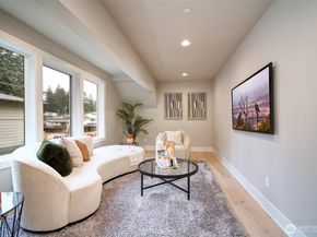 12813 NE 65th Lane, Kirkland WA 98033