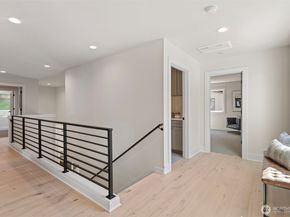 12813 NE 65th Lane, Kirkland WA 98033