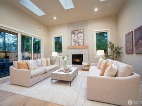 12813 NE 65th Lane, Kirkland WA 98033