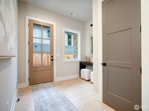 12813 NE 65th Lane, Kirkland WA 98033