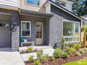 12813 NE 65th Lane, Kirkland WA 98033