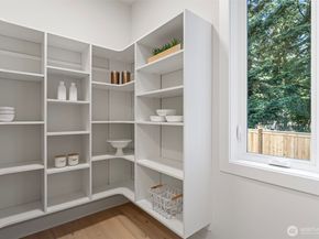 12813 NE 65th Lane, Kirkland WA 98033
