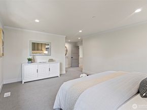 12813 NE 65th Lane, Kirkland WA 98033