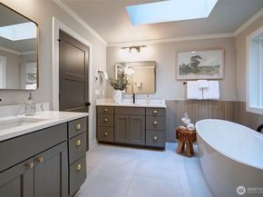 12813 NE 65th Lane, Kirkland WA 98033